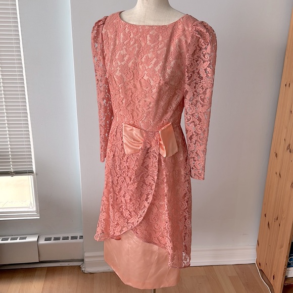 Vintage pretty in pink lace dress - Picture 2 of 10
